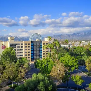 Sheraton Fairplex & Conference Center Otel